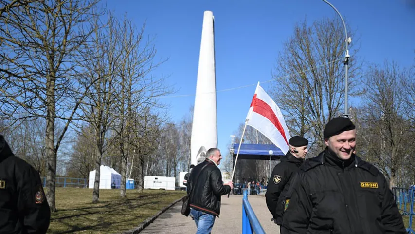 Як у Гродне рыхтуюцца да Дня Волі (фота)