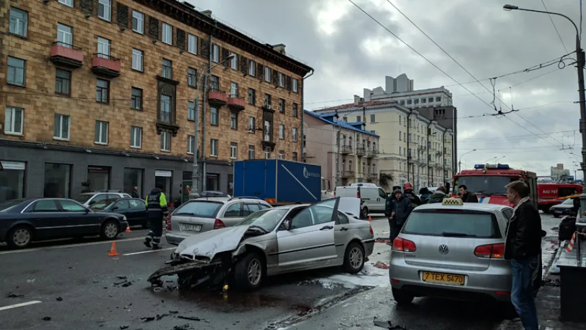 Падрабязнасці жорсткай аварыі на вуліцы Маскоўскай у Мінску