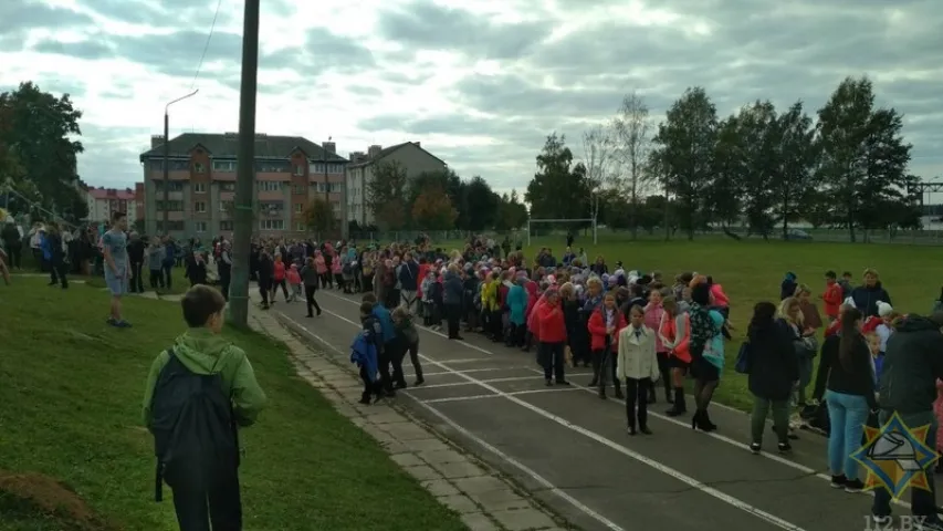 У Фаніпалі з гімназіі эвакуявалі 772 чалавекі