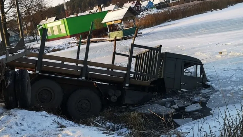 У Баранавіцкім раёне ў возеры знайшлі грузавік