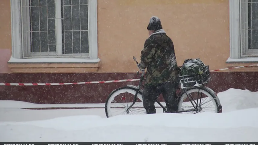 У Гомелі прайшоў надзвычай моцны снег (фота)