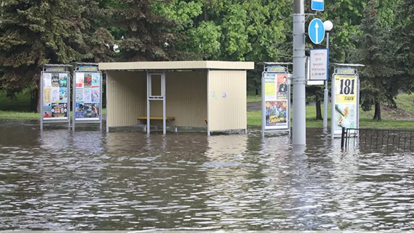 Залева ў Гомелі: горад "паплыў", у цэнтры паралізаваны рух транспарту