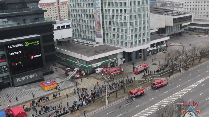 У Мінску верталёт эвакуяваў людзей з даху гандлёвага цэнтра (фота, відэа)