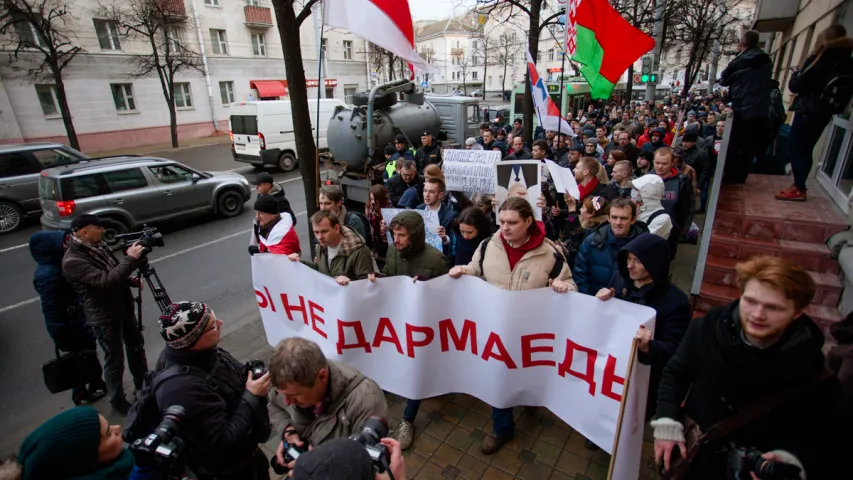 Фотарэпартаж з мінскай акцыі пратэсту супраць "дэкрэта аб дармаедах"