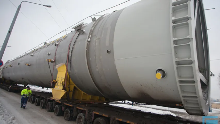 У Гродна на "Азот" прывезлі вежу, якая каштуе тры мільёны еўра (фота)