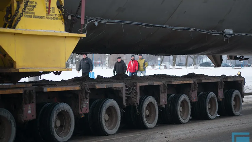 У Гродна на "Азот" прывезлі вежу, якая каштуе тры мільёны еўра (фота)