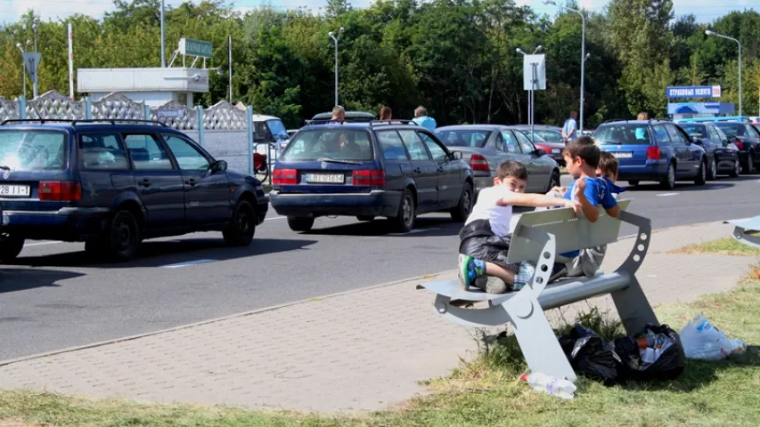 У Брэсце другі дзень запар стаіць стыхійны лагер уцекачоў з Чачні (фота)