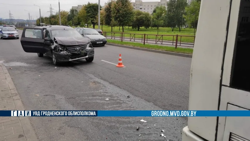 У Гродне ў сутыкненні таксоўкі і тралейбуса пацярпелі тры чалавекі