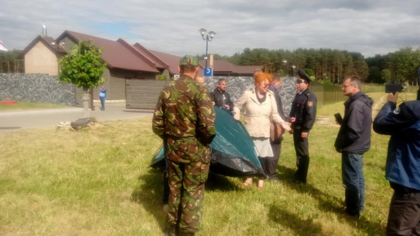 Міліцыя ў Курапатах не дазволіла актывістам усталяваць намёты