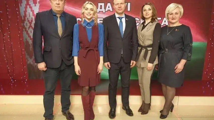 Рядом с Мясниковичем и над Лукашенко: что за женщины сидят в президиуме ВНС