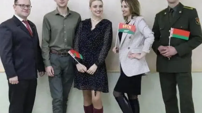 Рядом с Мясниковичем и над Лукашенко: что за женщины сидят в президиуме ВНС