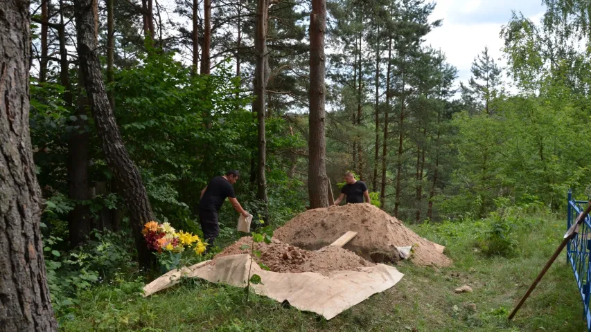 З'явіліся здымкі з пахавання Алеся Пушкіна