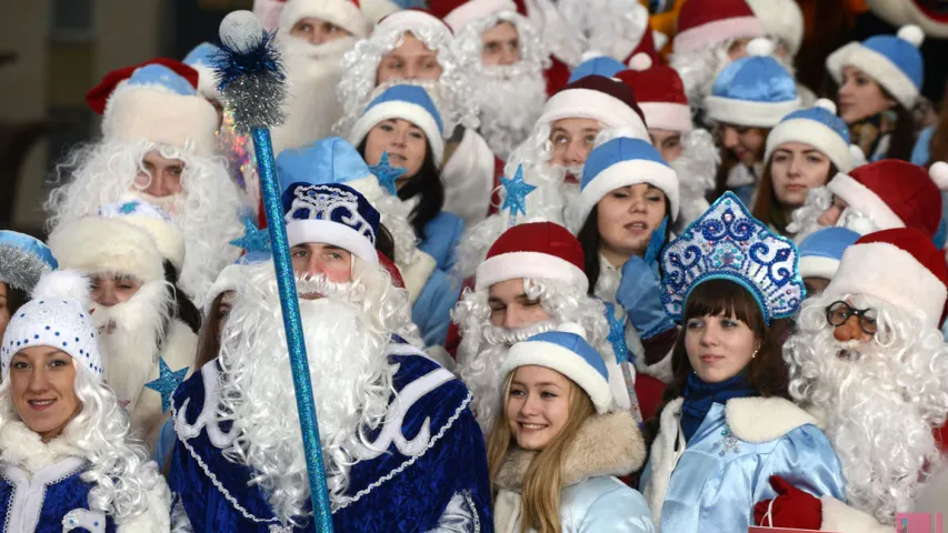 У Мінску прайшло шэсце Дзядоў Марозаў і Снягурак (фота, відэа)