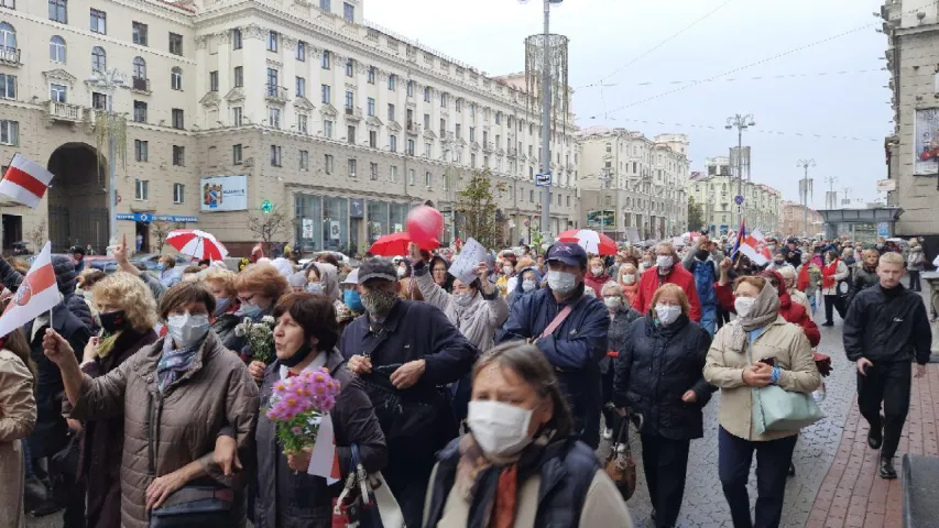 На Марш пенсіянераў у Мінску выйшла каля тысячы чалавек