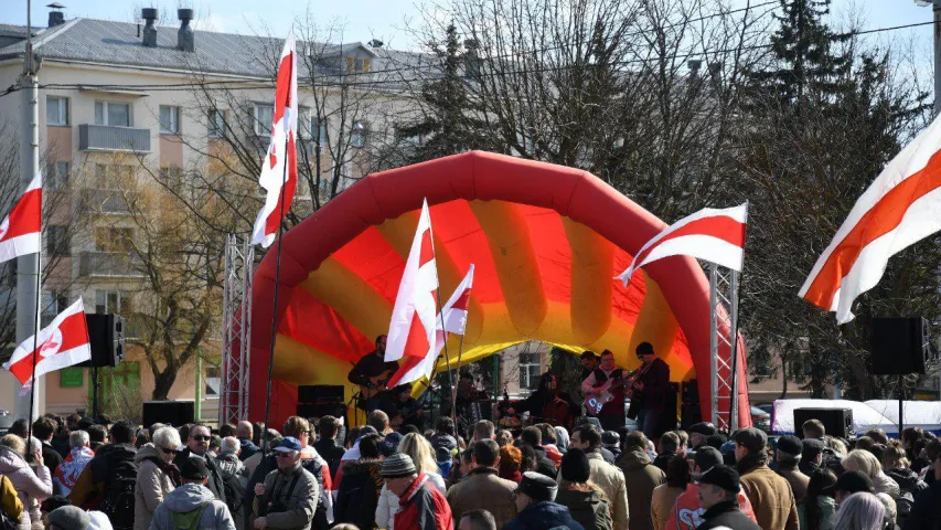 На акцыі ў Мінску патрабавалі вызваліць палітвязняў (фота)