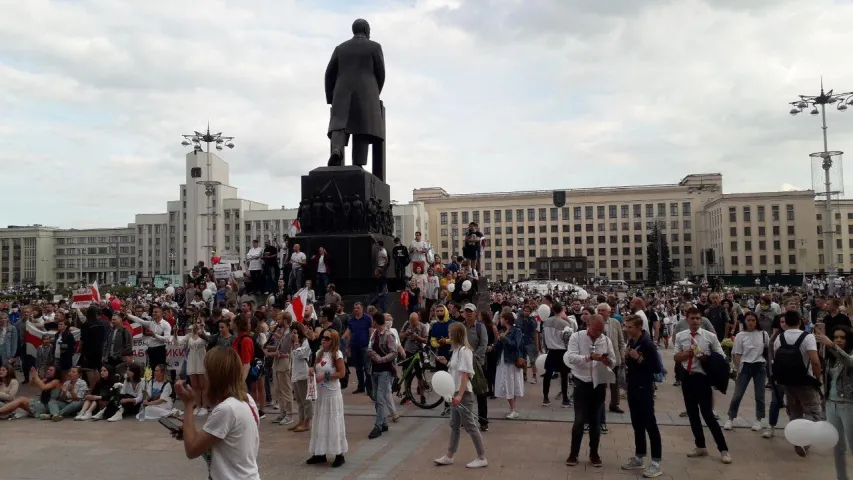 Пратэст на плошчы Незалежнасці. Фота