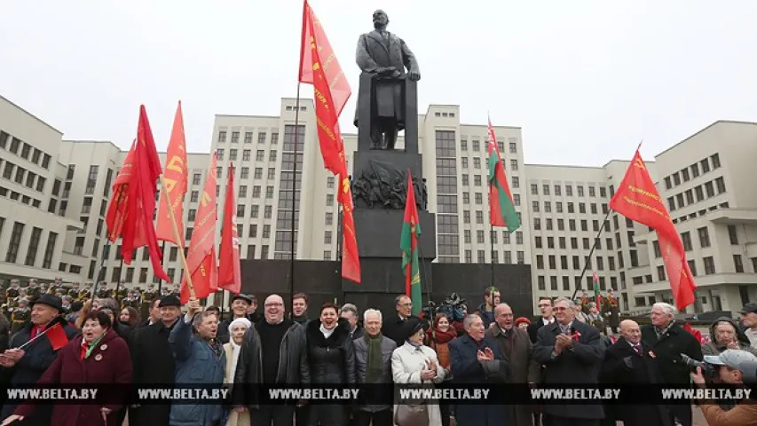 На 100-годдзе Кастрычніцкай рэвалюцыі ў Мінску прыйшло каля 700 чалавек