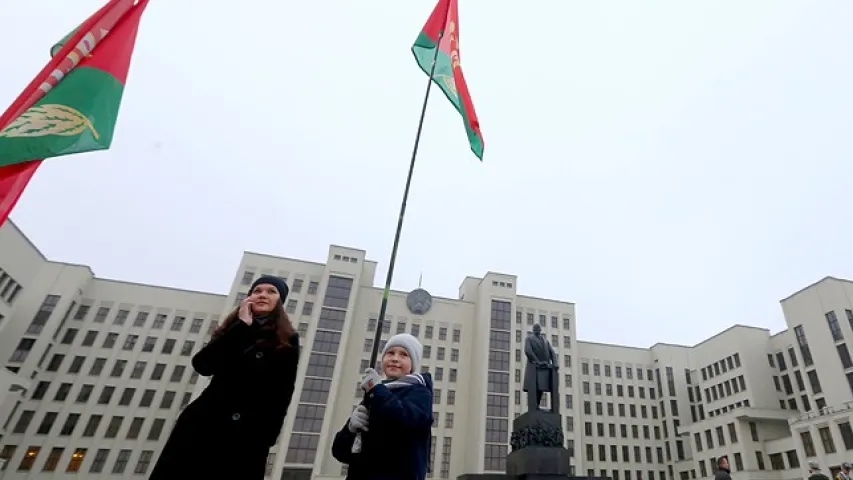 На 100-годдзе Кастрычніцкай рэвалюцыі ў Мінску прыйшло каля 700 чалавек