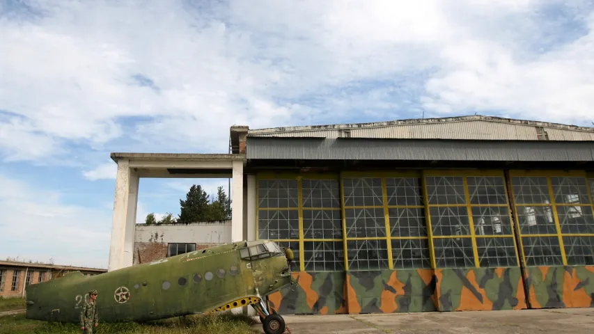 Могілкі савецкіх знішчальнікаў “МіГ-19” у Албаніі (шмат фота)