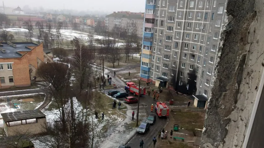 Каля дзевяціпавярховага дома ў Слуцку адбыўся выбух (фота)