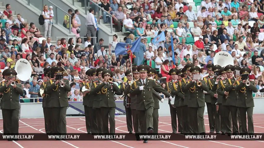 На адкрыцці стадыёна "Дынама" Лукашэнка распавёў, як аднойчы гуляў на ім