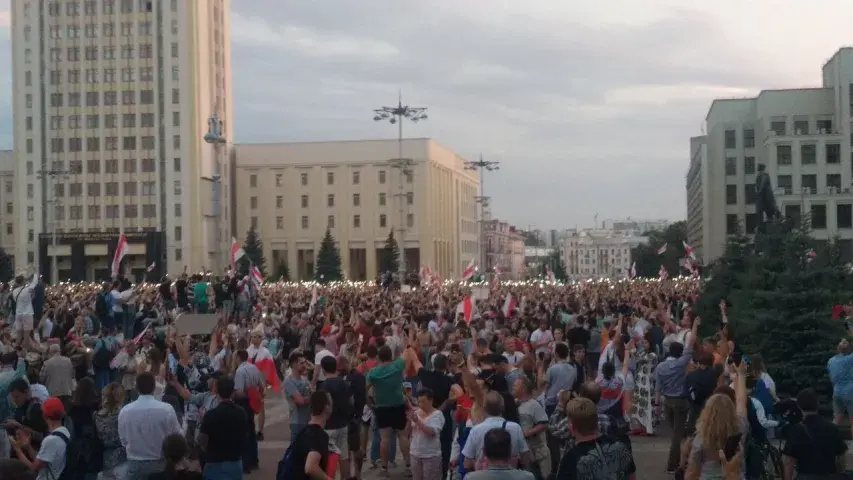 На плошчы Незалежнасці ў Мінску зноў прайшоў шматтысячны мітынг