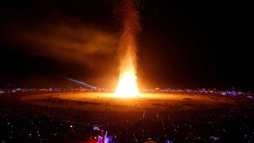 Белоруска стала одной из самых модных на Burning Man 2017