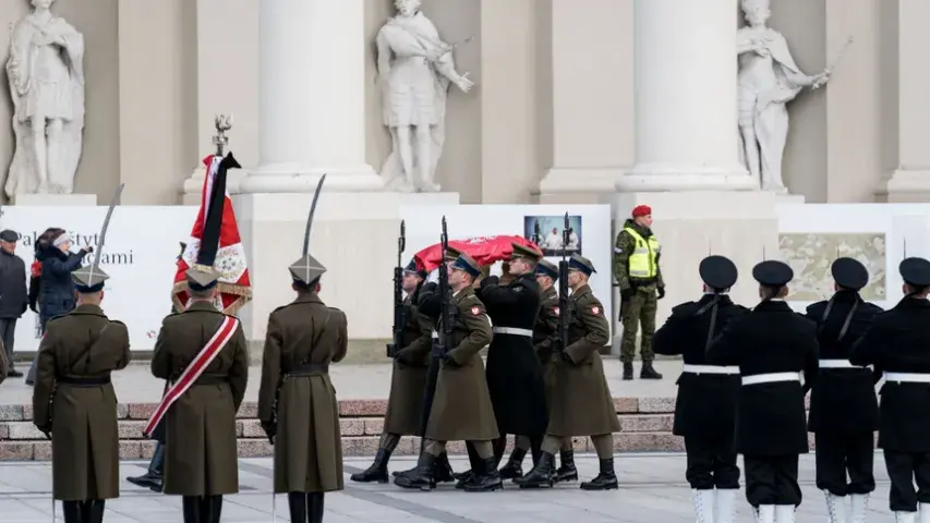 Як у Вільні развітваюцца з Каліноўскім і яго паўстанцамі. Фотарэпартаж