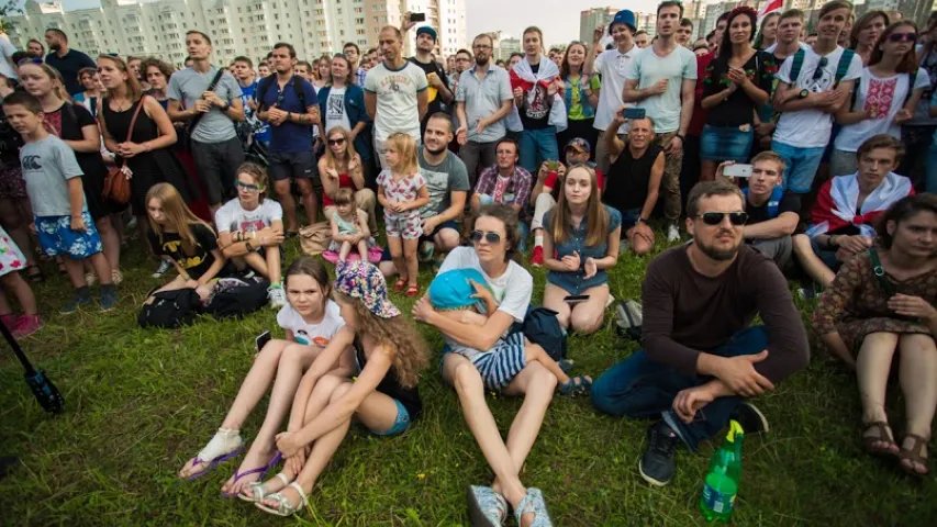 На канцэрт Лявона Вольскага ў Сухараве прыйшло 1500 чалавек (фотарэпартаж)