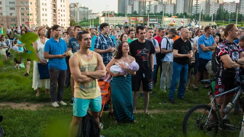 На канцэрт Лявона Вольскага ў Сухараве прыйшло 1500 чалавек (фотарэпартаж)