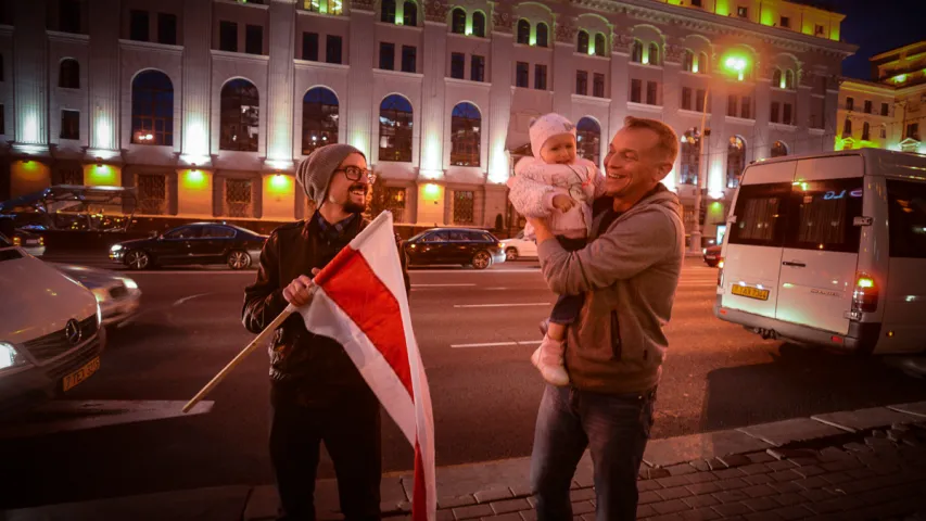 Акцыя “Праспект нацыянальнага сцяга” — у фотарэпартажы Еўрарадыё