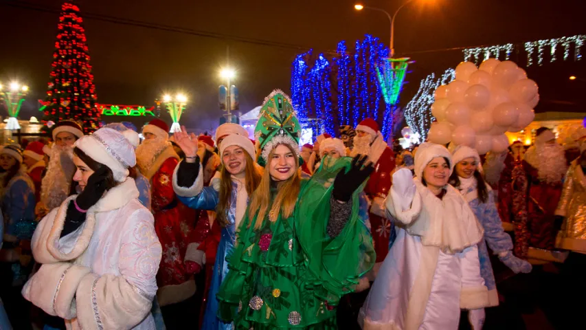 Шэсце Дзядоў Марозаў у Мінску ператварылася ў шоў трактароў