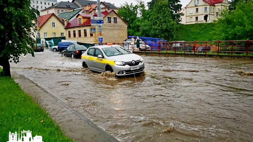 Залева затапіла цэнтр Гродна (фота, відэа)